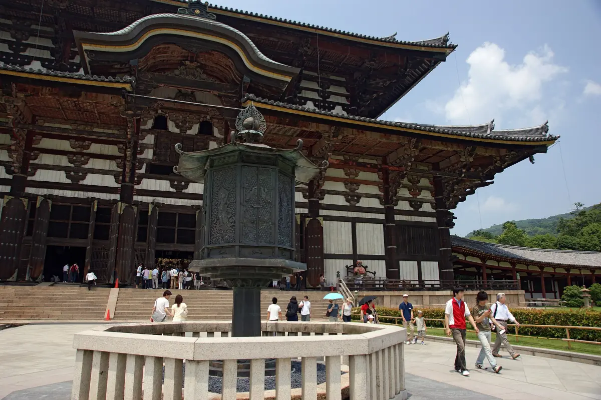 The octagonal bronze lantern in front of the hall
